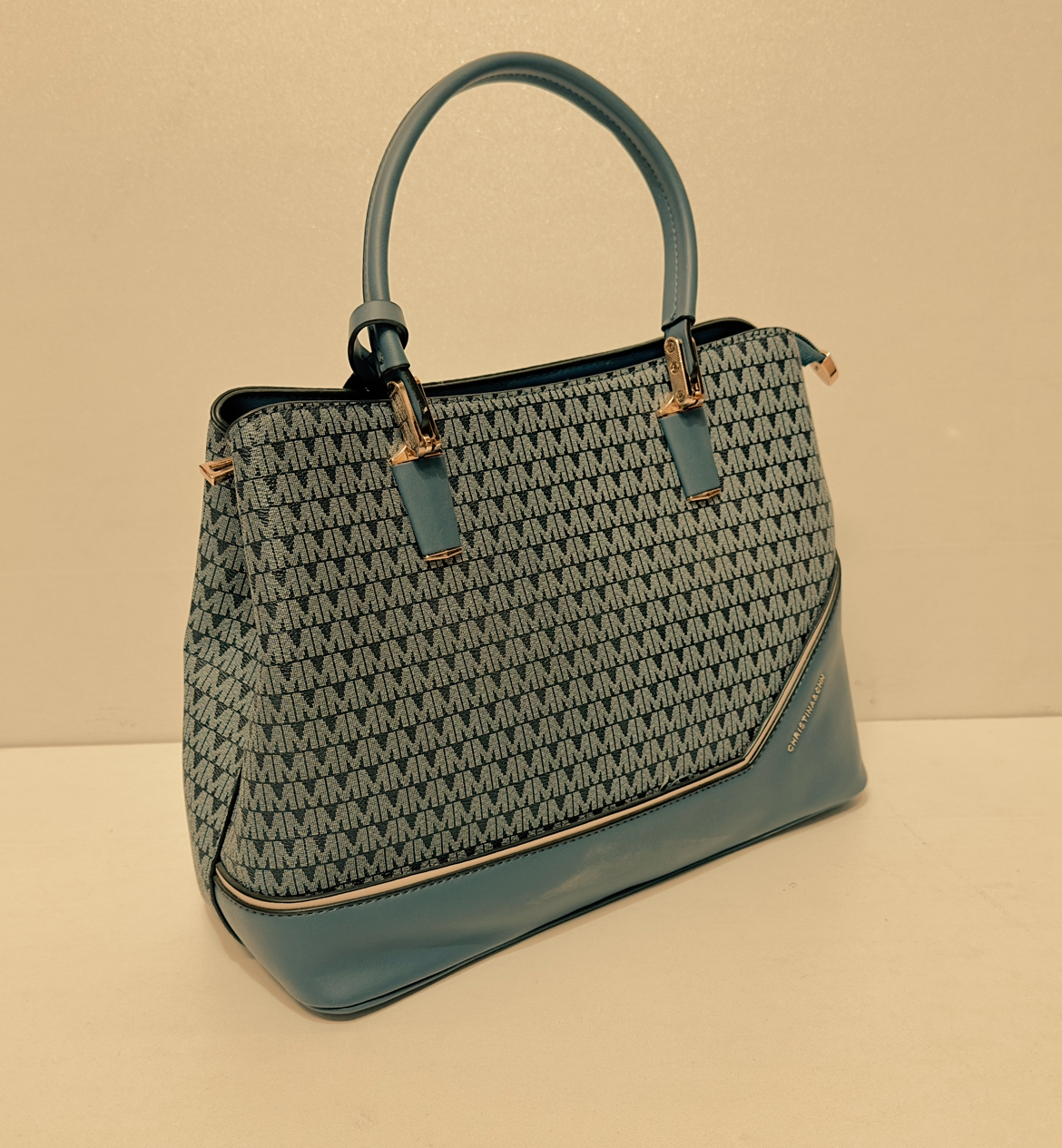 کریستینا سرمه ای